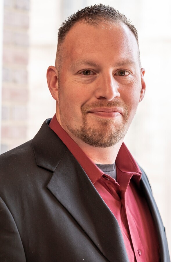 Kenneth  Lagger